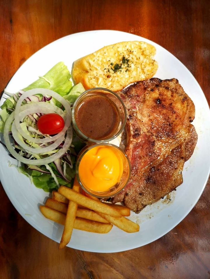 รวม 10 คาเฟ่จันทบุรี คาเฟ่บรรยากาศดีน่าถ่ายรูป พร้อมเสิร์ฟเมนูเด็ดทั้งเบเกอรี่และกาแฟ!