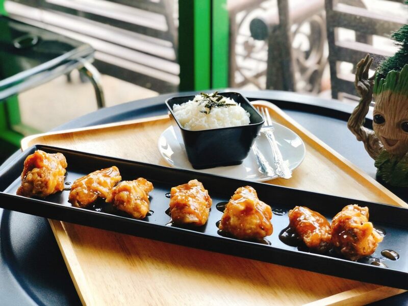 รวม 10 คาเฟ่จันทบุรี คาเฟ่บรรยากาศดีน่าถ่ายรูป พร้อมเสิร์ฟเมนูเด็ดทั้งเบเกอรี่และกาแฟ!