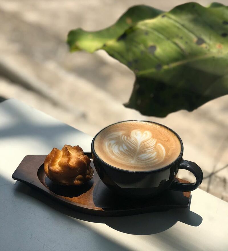 รวม 10 คาเฟ่จันทบุรี คาเฟ่บรรยากาศดีน่าถ่ายรูป พร้อมเสิร์ฟเมนูเด็ดทั้งเบเกอรี่และกาแฟ!