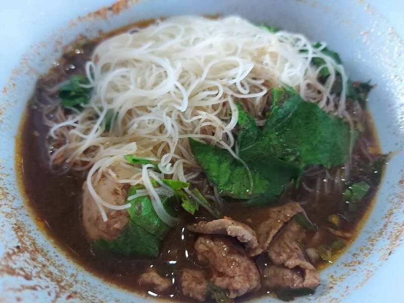 ร้านอาหารในสวน บรรยากาศดีในกรุงเทพ นั่งชิลได้ทั้งกลุ่มเพื่อนและครอบครัว