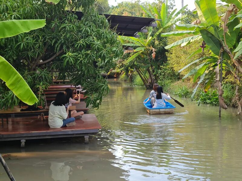 ร้านอาหารในสวน บรรยากาศดีในกรุงเทพ นั่งชิลได้ทั้งกลุ่มเพื่อนและครอบครัว
