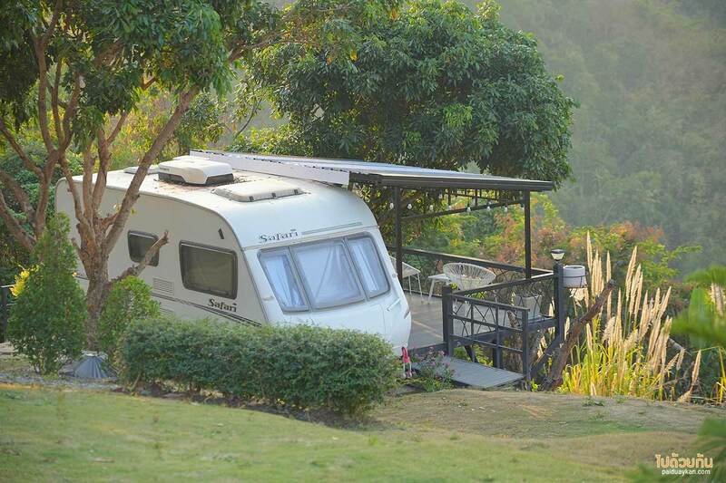 ที่พักวังน้ำเขียว, วังน้ำเขียว, ไร่รวยริน, ไร่รวยริน ที่พักรถบ้าน มองวิวเขาชมธรรมชาติ