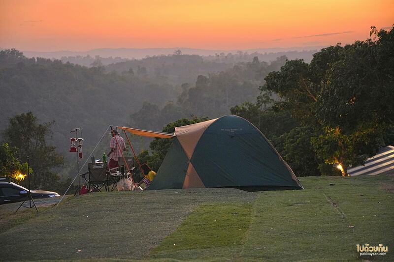 ที่พักวังน้ำเขียว, วังน้ำเขียว, ไร่รวยริน, ไร่รวยริน ที่พักรถบ้าน มองวิวเขาชมธรรมชาติ