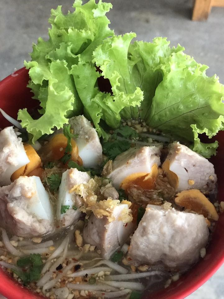 top 7+ ร้านก๋วยเตี๋ยวลูกชิ้นยักษ์ ไซส์บิ๊กเบิ้ม ชามเดียวอิ่มได้ทั้งบ้าน