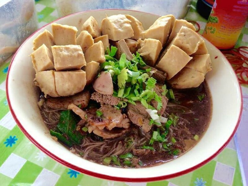 top 7+ ร้านก๋วยเตี๋ยวลูกชิ้นยักษ์ ไซส์บิ๊กเบิ้ม ชามเดียวอิ่มได้ทั้งบ้าน