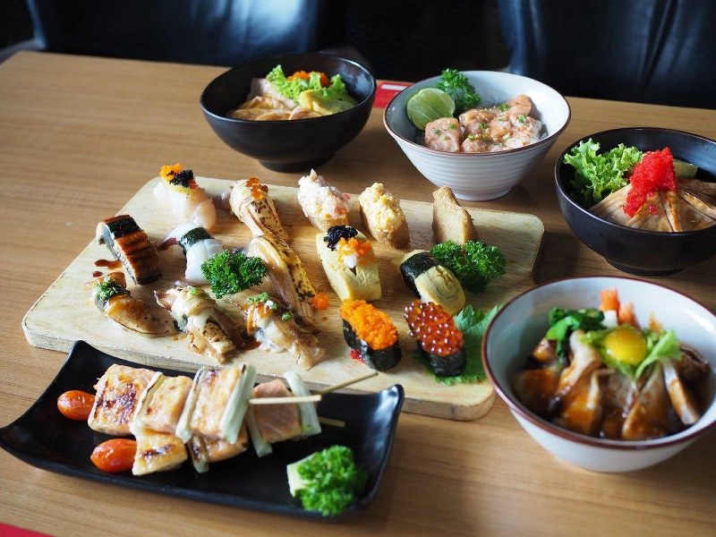 top 7+ ร้านบุฟเฟ่ต์ซูชิ-ซาซิมิ แบบญี่ปุ่นสุโค่ยในราคาแค่หลักร้อย
