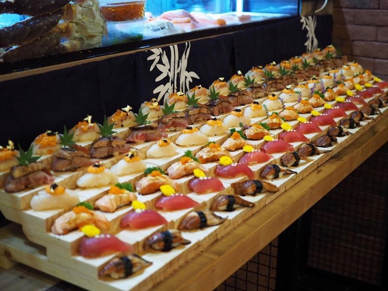 top 7+ ร้านบุฟเฟ่ต์ซูชิ-ซาซิมิ แบบญี่ปุ่นสุโค่ยในราคาแค่หลักร้อย