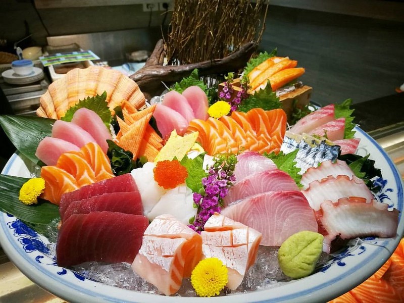 top 7+ ร้านบุฟเฟ่ต์ซูชิ-ซาซิมิ แบบญี่ปุ่นสุโค่ยในราคาแค่หลักร้อย