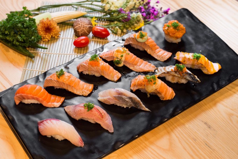 top 7+ ร้านบุฟเฟ่ต์ซูชิ-ซาซิมิ แบบญี่ปุ่นสุโค่ยในราคาแค่หลักร้อย