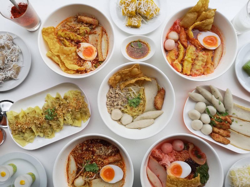 top 8+ ร้านก๋วยเตี๋ยวเย็นตาโฟ รสชาติถูกปาก เข้มข้นถึงใจ