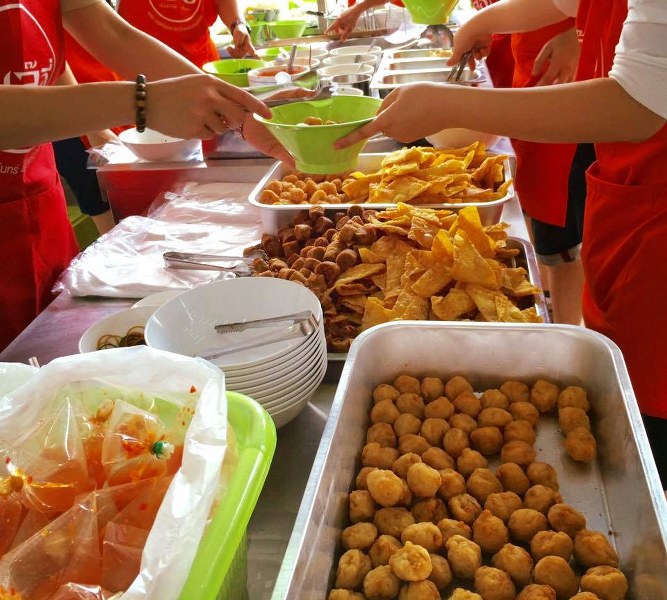 top 8+ ร้านก๋วยเตี๋ยวเย็นตาโฟ รสชาติถูกปาก เข้มข้นถึงใจ