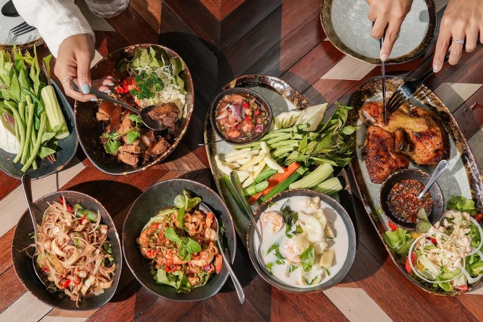 ภูเก็ต, top 15+ ร้านอาหารภูเก็ต 2567 ร้านอร่อยเด็ด ร้านดังภูเก็ต วิวสวยบรรยากาศดี