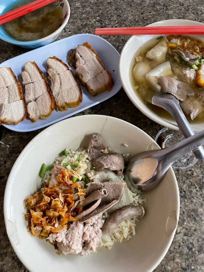 ภูเก็ต, top 15+ ร้านอาหารภูเก็ต 2567 ร้านอร่อยเด็ด ร้านดังภูเก็ต วิวสวยบรรยากาศดี