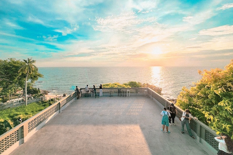 artory cafe & crafts, namon nomwan, open house cafe, red temp coffee, seafood club bangsean, จุดชมวิวเขาสามมุข, ซีฟู้ดคลับ บางแสน, ตลาดหนองมน, ถนนคนเดินบางแสน, ทะเลบางแสน, ที่เที่ยวบางแสน, ที่เที่ยวบางแสน 2023, ที่เที่ยวบางแสน 2024, ที่เที่ยวบางแสน 2566, บางแสน, บางแสน 2024, บางแสน 2567, สวนสัตว์เปิดเขาเขียว, หน้ามนหนมหวาน, หาดบางแสน, หาดวอนนภา, อ่างเก็บน้ำบางพระ, เขาสามมุข, เที่ยวบางแสน, เที่ยวบางแสน 2024, เที่ยวบางแสน 2567, top 21+ ที่เที่ยวบางแสน [กรกฎาคม 2024] ที่ต้องแวะเช็คอิน พักผ่อนสบาย ๆ ในช่วงวันหยุด