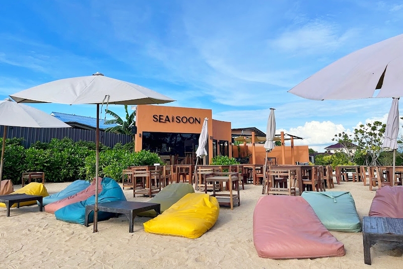 artory cafe & crafts, namon nomwan, open house cafe, red temp coffee, seafood club bangsean, จุดชมวิวเขาสามมุข, ซีฟู้ดคลับ บางแสน, ตลาดหนองมน, ถนนคนเดินบางแสน, ทะเลบางแสน, ที่เที่ยวบางแสน, ที่เที่ยวบางแสน 2023, ที่เที่ยวบางแสน 2024, ที่เที่ยวบางแสน 2566, บางแสน, บางแสน 2024, บางแสน 2567, สวนสัตว์เปิดเขาเขียว, หน้ามนหนมหวาน, หาดบางแสน, หาดวอนนภา, อ่างเก็บน้ำบางพระ, เขาสามมุข, เที่ยวบางแสน, เที่ยวบางแสน 2024, เที่ยวบางแสน 2567, top 21+ ที่เที่ยวบางแสน [กรกฎาคม 2024] ที่ต้องแวะเช็คอิน พักผ่อนสบาย ๆ ในช่วงวันหยุด