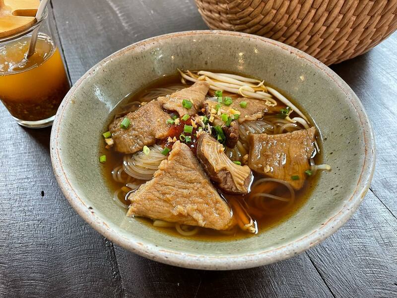 ร้านอาหารราชพฤกษ์ : 13 ร้านอร่อยราชพฤกษ์ นนทบุรี บรรยากาศดี เหมาะสำหรับครอบครัว ผ่านไปกี่ครั้งเป็นต้องแวะ