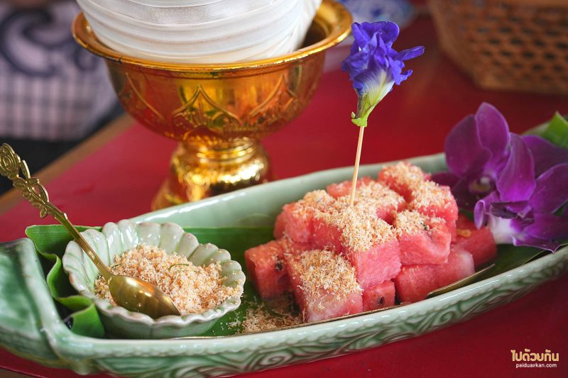 เที่ยวจันทบุรี, บ้านน้ำพริกข้าวสวย, ร้านอาหารจันทบุรี, ร้านอาหารอร่อยจันทบุรี, บ้านน้ำพริกข้าวสวย จันทบุรี  อาหารไทยสูตรชาววัง ในชุดสำหรับโบราณ  