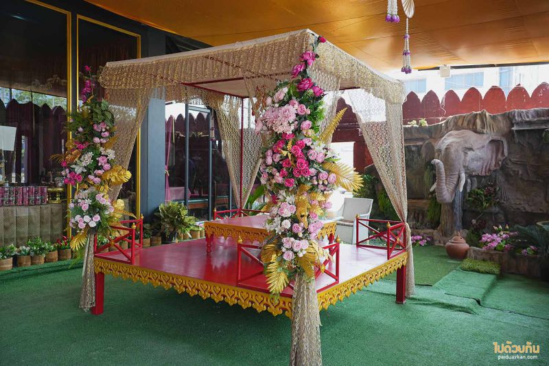 เที่ยวจันทบุรี, บ้านน้ำพริกข้าวสวย, ร้านอาหารจันทบุรี, ร้านอาหารอร่อยจันทบุรี, บ้านน้ำพริกข้าวสวย จันทบุรี  อาหารไทยสูตรชาววัง ในชุดสำหรับโบราณ  