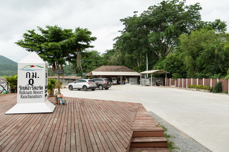 รักษ์น้ำรีสอร์ต ที่พักมัลดีฟเมืองไทย นอนบนแพหรู