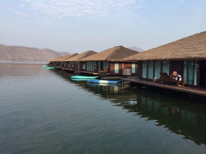 รักษ์น้ำรีสอร์ต ที่พักมัลดีฟเมืองไทย นอนบนแพหรู