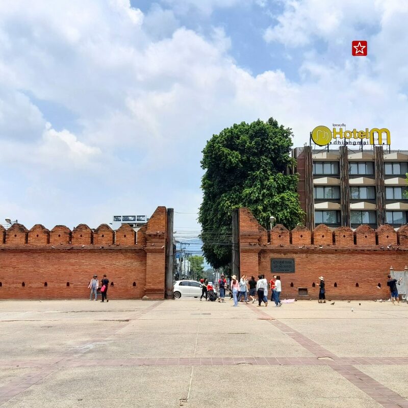 backpacker, chiangmai street art, reviewchiangmai, ตลาดประตูเชียงใหม่, ตลาดสมเพชร, ที่เที่ยวในเชียงใหม่, ประตูท่าแพ, รีวิวเชียงใหม่, ท่าแพ life style ใจกลางเมืองเชียงใหม่