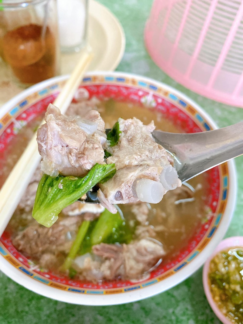 top 18+ ร้านอาหารเก่าแก่ ร้านเด็ดในตำนาน ที่ไม่ควรพลาด @ชลบุรี พัทยา บางแสน! ร้านอาหารเก่าแก่ ชลบุรี พัทยา บางแสน