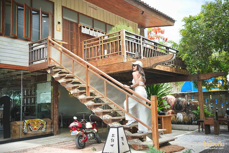 คาเฟ่บางแสน, คาเฟ่บางแสนริมทะเล, way coffee house, way coffee house  คาเฟ่บ้านไม้สุดวินเทจ ริมทะเล