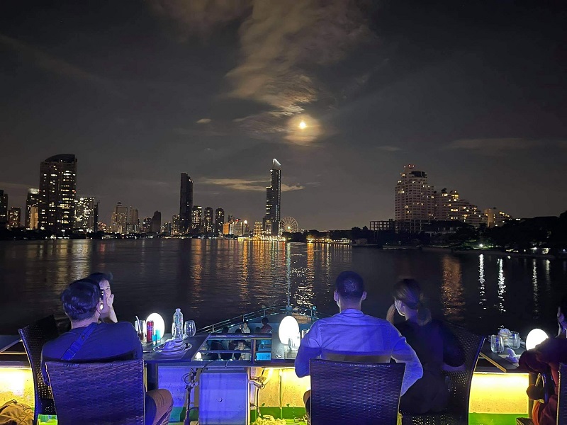 top 6+ ดินเนอร์ล่องเรือ แม่น้ำเจ้าพระยา 2024 อิ่มอร่อย สุดโรแมนติก