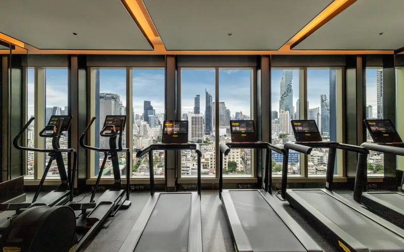 grande centre point surawong โรงแรมหรู สระวิวแม่น้ำเจ้าพระยา แถมมีเกมให้เล่นฟรี!