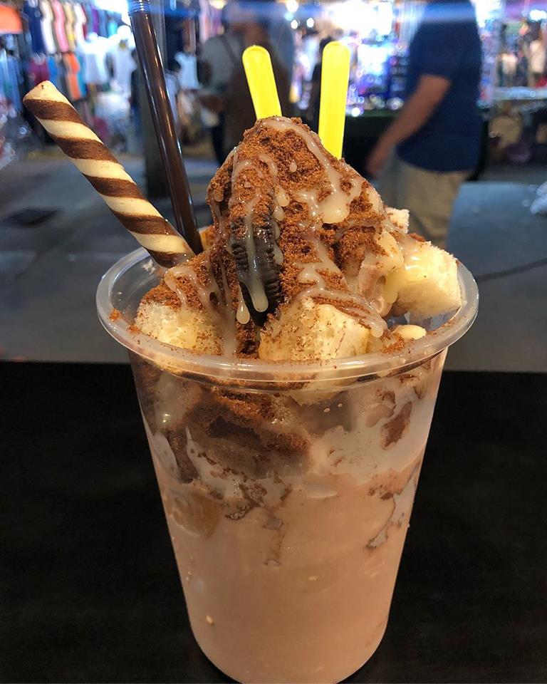 ตลาดสายใต้เซ็นเตอร์ ของกิน :: ตลาดนัดยามค่ำคืน เอาใจสายกิน สายช็อปโดยเฉาะ มาพร้อมเมนูเด็ดมากมาย ไม่ควรพลาด!!