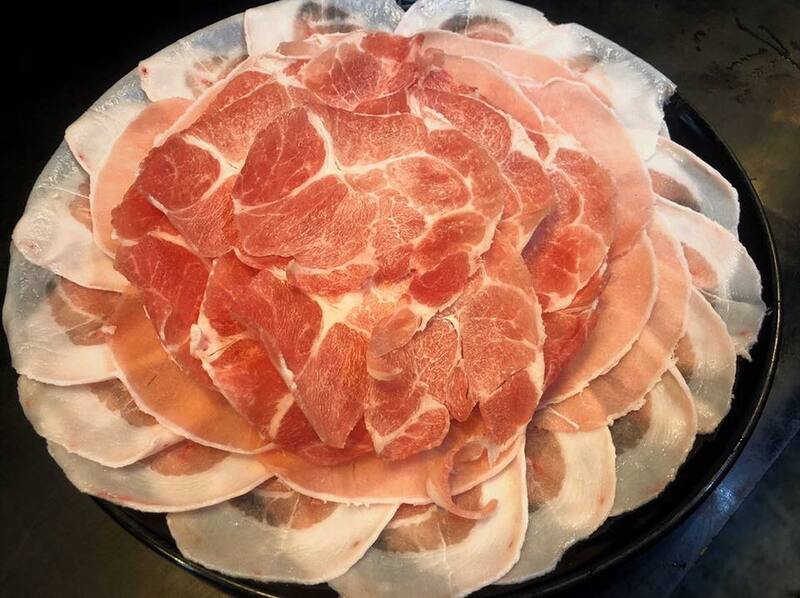 ตลาดสายใต้เซ็นเตอร์ ของกิน :: ตลาดนัดยามค่ำคืน เอาใจสายกิน สายช็อปโดยเฉาะ มาพร้อมเมนูเด็ดมากมาย ไม่ควรพลาด!!