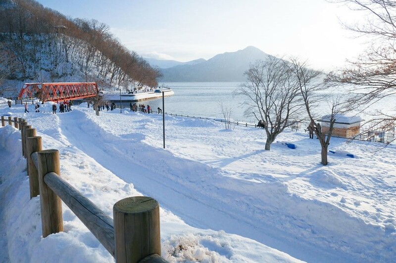 asahiyama zoo, daimaru, hill of the buddha, hokkaido shrine, jigokudani noboribetsu, lake shikotsu, makomonai takino, mt. moiwa, nijo market, nikka, ningle terrance, niseko village ski resort, noren yokocho, otaru, otaru aquarium, sapporo station, sapporo stellar place, snow festival, susukino, tanukikoji, ขนมฮอกไกโด, คลองโอตารุ, จุดชมวิวโมอิวะ, ซัปโปโร, ซูซูกิโนะ, ตลาดนิโจ, ทะเลสาปชิโกสึ, ทานูกิโคจิ, นิเซโกะ สกีรีสอร์ท, พิพิธภัณฑ์สัตว์น้ำโอตารุ, ภูเขาโมอิวะ, ย่านซูซูกิโนะ, ลานสกีฮอกไกโด, ศาลเจ้าฮอกไกโด, สถานีรถไฟซัปโปโร, สวนสัตว์อาซาฮิยามะ, หมู่บ้านเทพนิยาย, หุบเขานรก, ฮอกไกโด 2024, ฮอกไกโด 2567, เที่ยวฮอกไกโด 2024, เที่ยวฮอกไกโด 2567, เนินเขาแห่งพระพุทธเจ้า, เเล่นสกีฮอกไกโด, แลนด์มาร์ฮอกไกโด, โมอาย ฮอกไกโด, top 15+ ที่เที่ยวฮอกไกโด 2024 เก็บทุกจุดแลนด์มาร์ค บรรยากาศฟินๆ