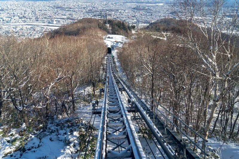 asahiyama zoo, daimaru, hill of the buddha, hokkaido shrine, jigokudani noboribetsu, lake shikotsu, makomonai takino, mt. moiwa, nijo market, nikka, ningle terrance, niseko village ski resort, noren yokocho, otaru, otaru aquarium, sapporo station, sapporo stellar place, snow festival, susukino, tanukikoji, ขนมฮอกไกโด, คลองโอตารุ, จุดชมวิวโมอิวะ, ซัปโปโร, ซูซูกิโนะ, ตลาดนิโจ, ทะเลสาปชิโกสึ, ทานูกิโคจิ, นิเซโกะ สกีรีสอร์ท, พิพิธภัณฑ์สัตว์น้ำโอตารุ, ภูเขาโมอิวะ, ย่านซูซูกิโนะ, ลานสกีฮอกไกโด, ศาลเจ้าฮอกไกโด, สถานีรถไฟซัปโปโร, สวนสัตว์อาซาฮิยามะ, หมู่บ้านเทพนิยาย, หุบเขานรก, ฮอกไกโด 2024, ฮอกไกโด 2567, เที่ยวฮอกไกโด 2024, เที่ยวฮอกไกโด 2567, เนินเขาแห่งพระพุทธเจ้า, เเล่นสกีฮอกไกโด, แลนด์มาร์ฮอกไกโด, โมอาย ฮอกไกโด, top 15+ ที่เที่ยวฮอกไกโด 2024 เก็บทุกจุดแลนด์มาร์ค บรรยากาศฟินๆ