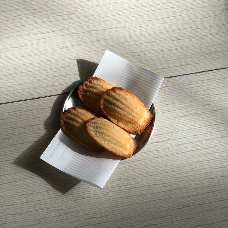 top 10+ ร้านขนมพรีเมียม คาเฟ่ของคนรักขนมหวาน ขนมไทย ย่านทองหล่อ-เอกมัย