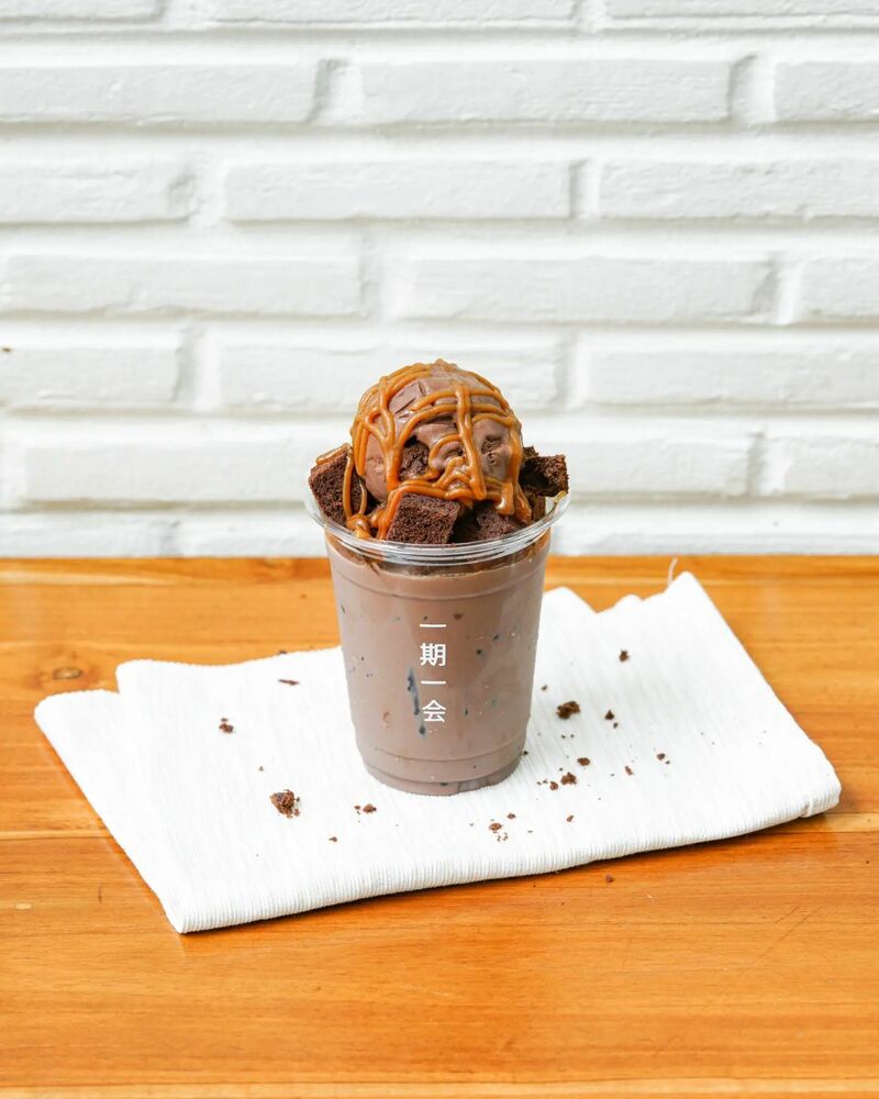 top 10+ ร้านขนมพรีเมียม คาเฟ่ของคนรักขนมหวาน ขนมไทย ย่านทองหล่อ-เอกมัย