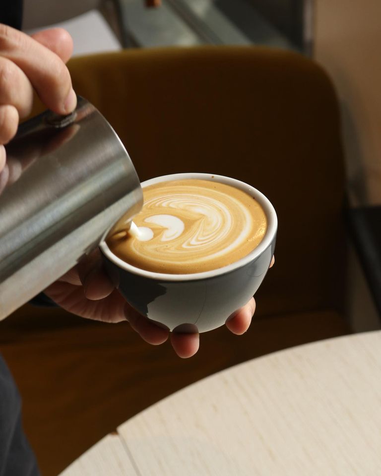 top 10+ ร้านขนมพรีเมียม คาเฟ่ของคนรักขนมหวาน ขนมไทย ย่านทองหล่อ-เอกมัย