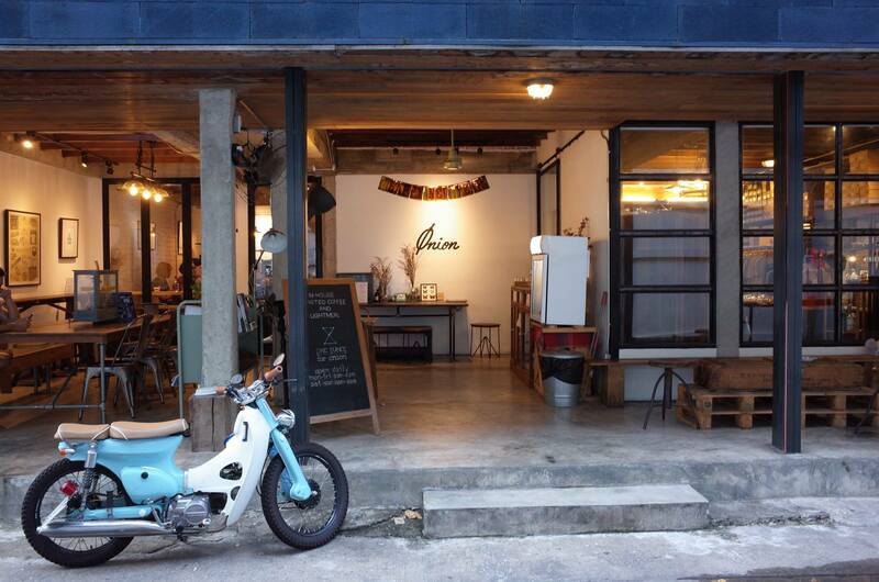 top 10+ ร้านขนมพรีเมียม คาเฟ่ของคนรักขนมหวาน ขนมไทย ย่านทองหล่อ-เอกมัย