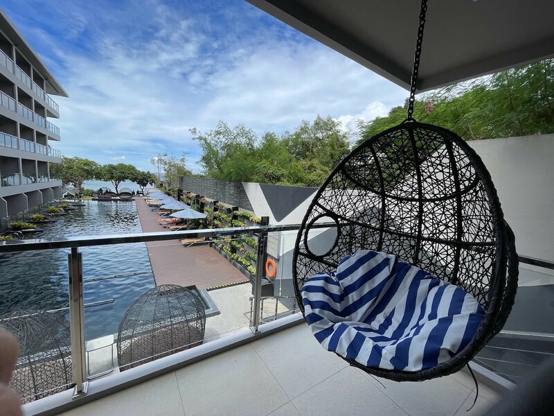 s more beach café คาเฟ่พัทยา วิวทะเลสวยงาม มุมถ่ายรูปสุดปัง