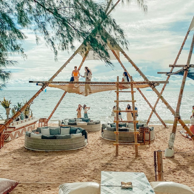 คาเฟ่พัทยา : รวมคาเฟ่น่าเช็คอิน เเละไม่ควรพลาด (มีร้านริมทะเล)