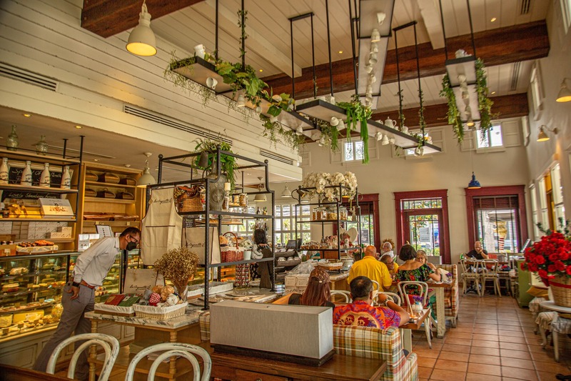 คาเฟ่พัทยา : รวมคาเฟ่น่าเช็คอิน เเละไม่ควรพลาด (มีร้านริมทะเล)