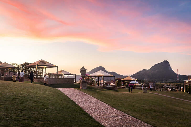 คาเฟ่พัทยา : รวมคาเฟ่น่าเช็คอิน เเละไม่ควรพลาด (มีร้านริมทะเล)