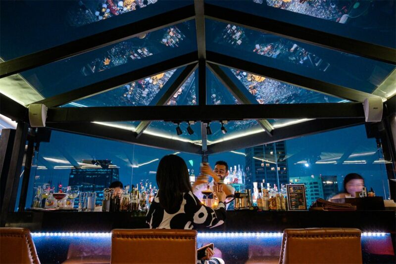 top 10+ ร้านนั่งชิว กรุงเทพ 2024 เน้นบรรยากาศ จิบเครื่องดื่มเพลินๆ