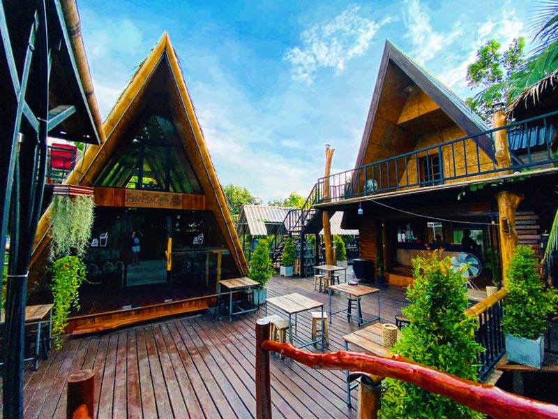 เที่ยวนครนายก, นครนายก, คาเฟ่นครนายก, คาเฟ่นครนายก 20 ร้านเด็ด อัพเดท 2024  วิวริมน้ำ ใกล้เขื่อน บรรยากาศดี  น่าแชะภาพ