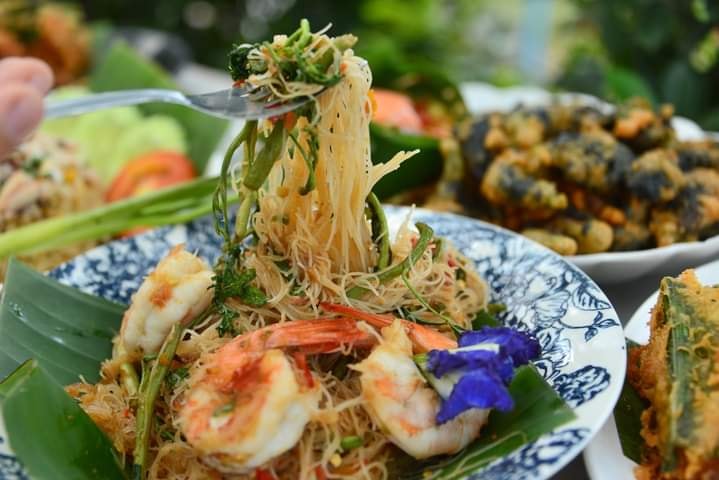 คนละครึ่ง 10 ร้านพัทยาอร่อยครบจบทั้งเมนูคาว-หวาน พร้อมราคาคุ้มสุดจ่ายครึ่งเดียว!