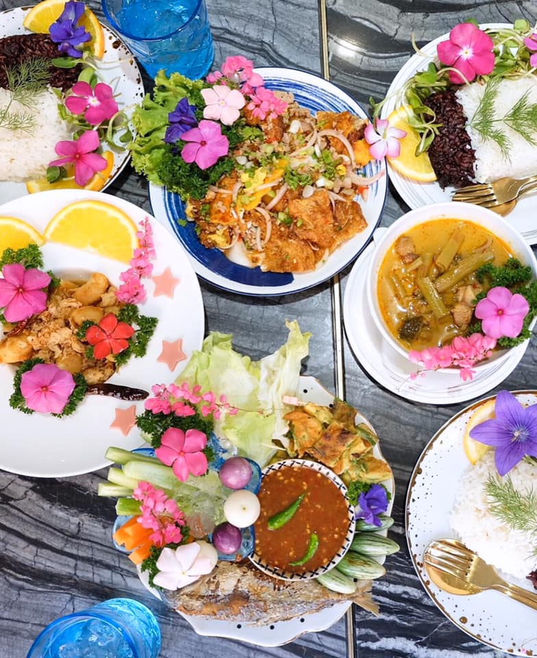 คนละครึ่ง 10 ร้านพัทยาอร่อยครบจบทั้งเมนูคาว-หวาน พร้อมราคาคุ้มสุดจ่ายครึ่งเดียว!