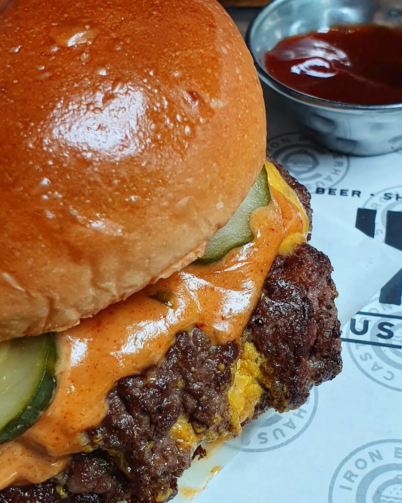 ร้าน hang out นั่งชิล กทม. รวมร้านเด็ดบรรยากาศดีแฮงเอาท์ไม่ควรพลาด!