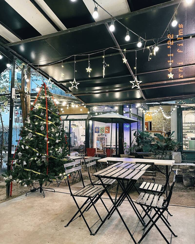 ร้าน hang out นั่งชิล กทม. รวมร้านเด็ดบรรยากาศดีแฮงเอาท์ไม่ควรพลาด!