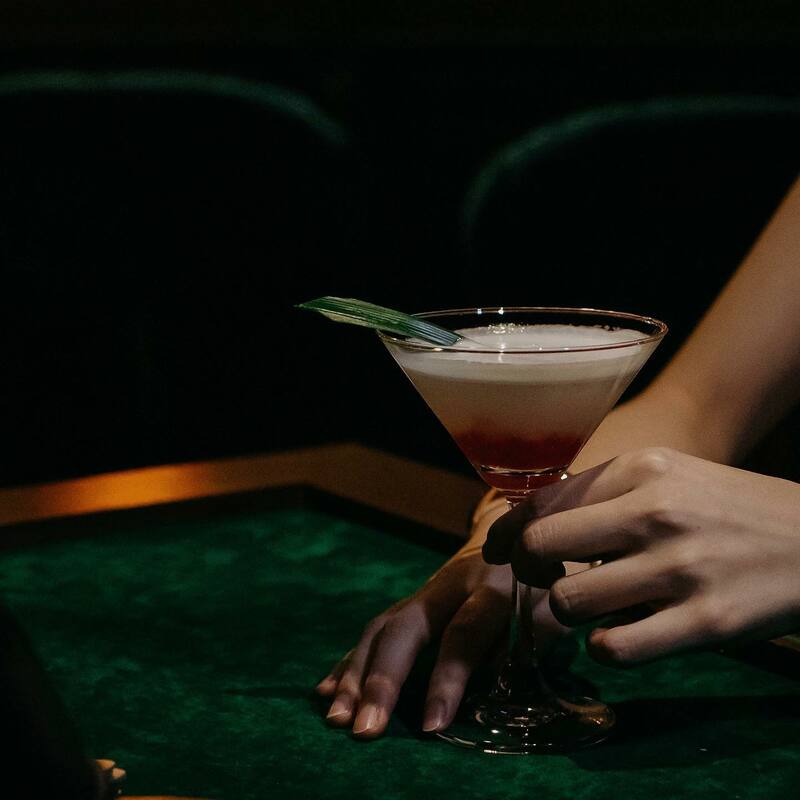 ร้าน hang out นั่งชิล กทม. รวมร้านเด็ดบรรยากาศดีแฮงเอาท์ไม่ควรพลาด!