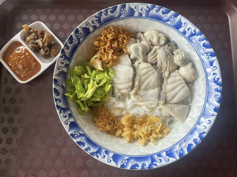 ร้านข้าวต้มปลา ภูเก็ต : ข้าวต้ม ซีฟู้ด เจ้าเด็ดประจำเมืองภูเก็ต ไม่แวะไม่ได้!!