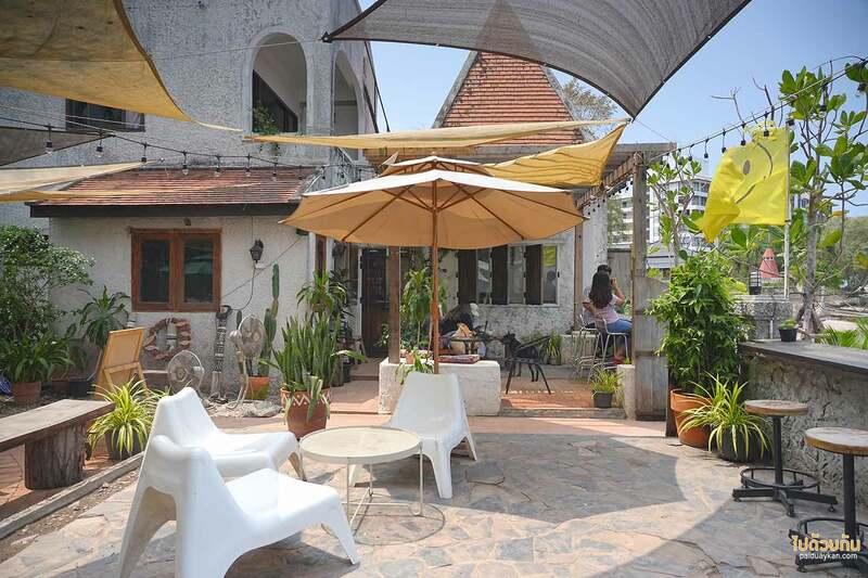 คาเฟ่ศรีราชา, ศรีราชา, little town sriracha สูดกลิ่นไอทะเล ในคาเฟ่สุดโฮมมี่  